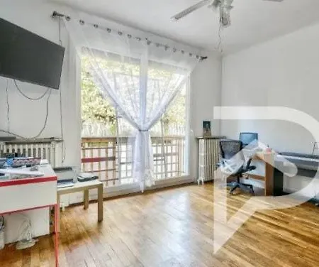 1 Chambreprivee 1 A 2 Voyageurs,toilette Et Cuisinepartagee,1 Privateroom 1 At 2 Guests Shared Kitchen And Toilet *